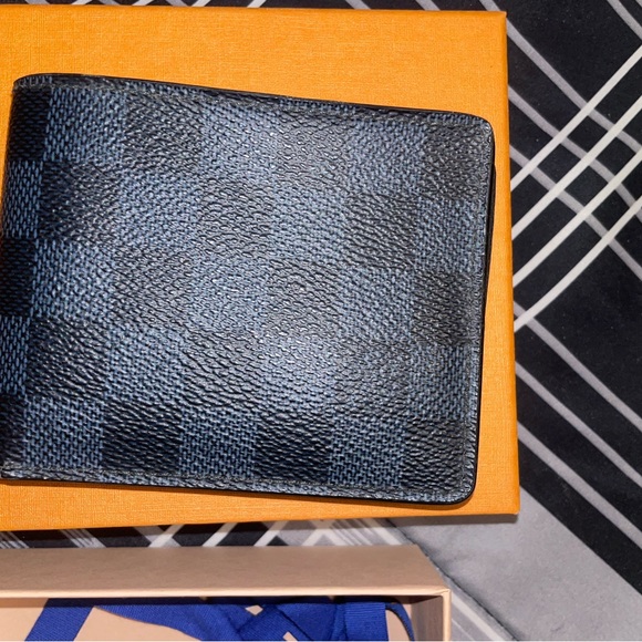 Louis Vuitton slender wallet. Used 3x 100% authentic great condition. - Picture 5 of 8